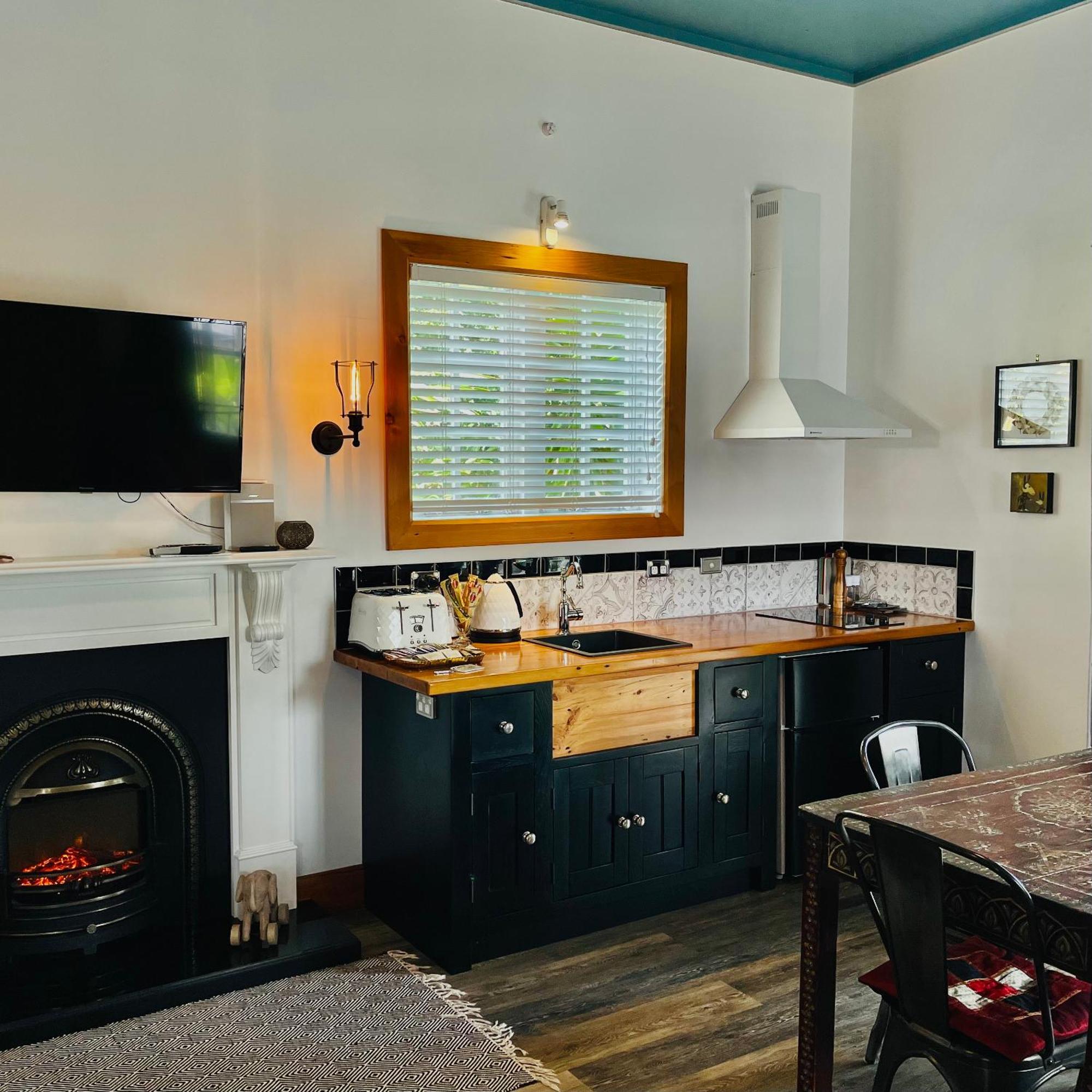 Marriners Luxury Guesthouse Rawene Екстер'єр фото